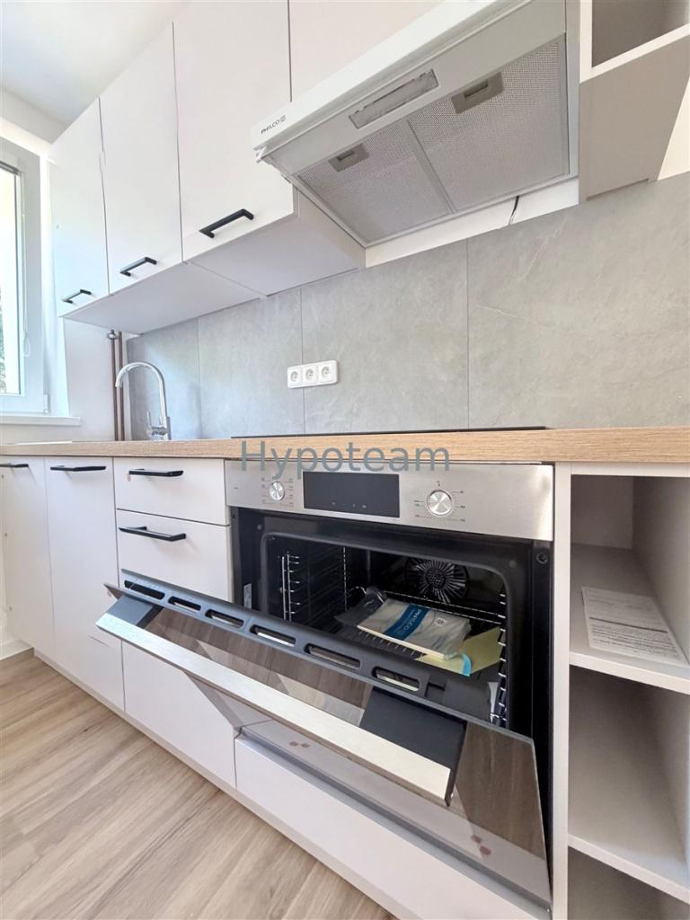 Pronájem bytu 3+1 60 m² - Widok 2