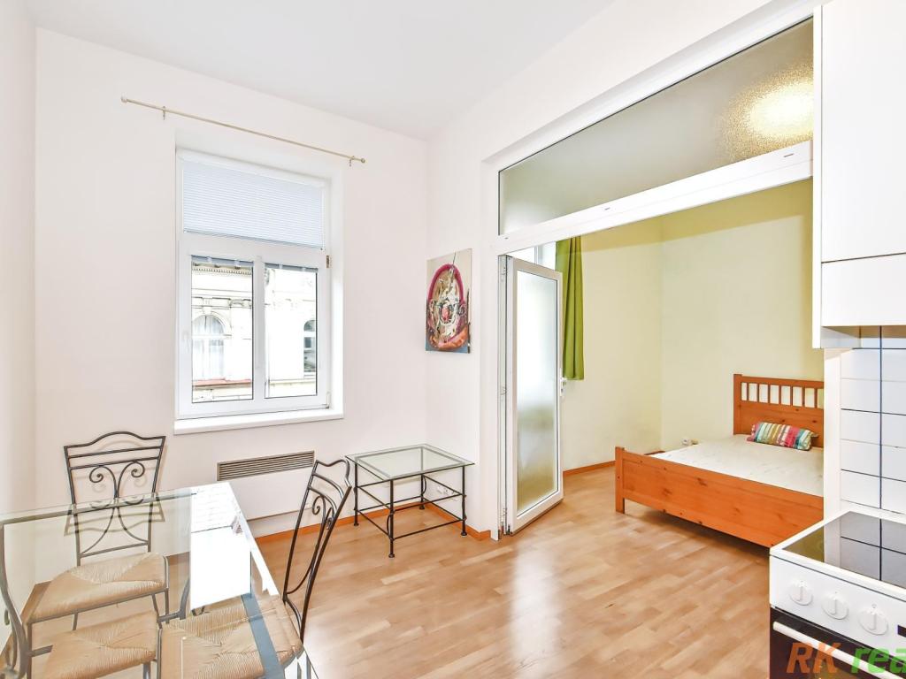 Pronájem bytu 1+1 33 m2, Praha – náhled fotky 2