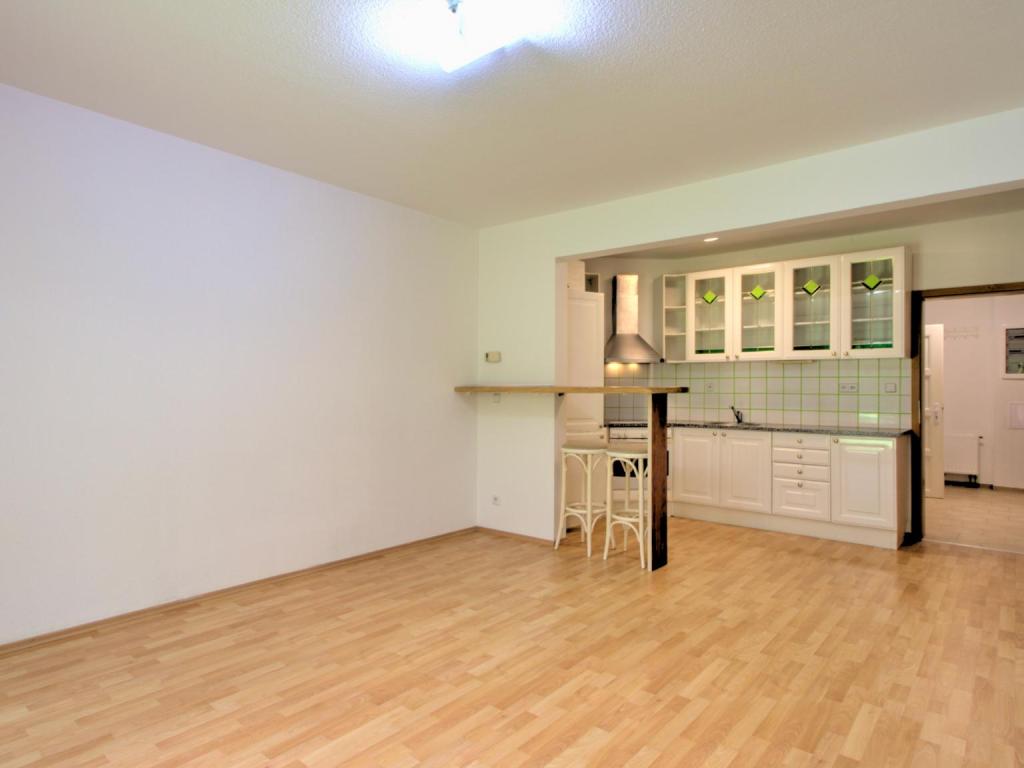 Pronájem bytu 1+kk 36 m² – pohled 4