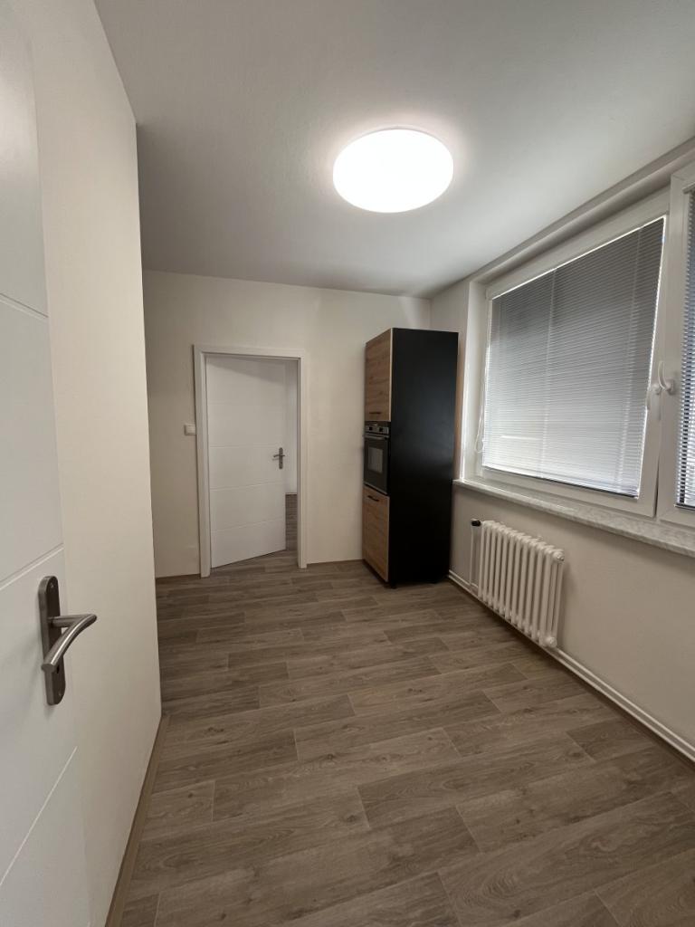 Pronájem bytu 3+1 72 m2, Slušovice – náhled fotky 2