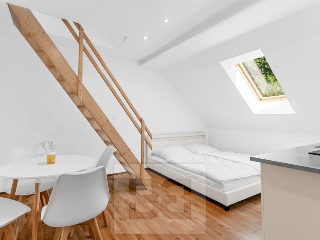 Pronájem bytu 2+kk 40 m2
