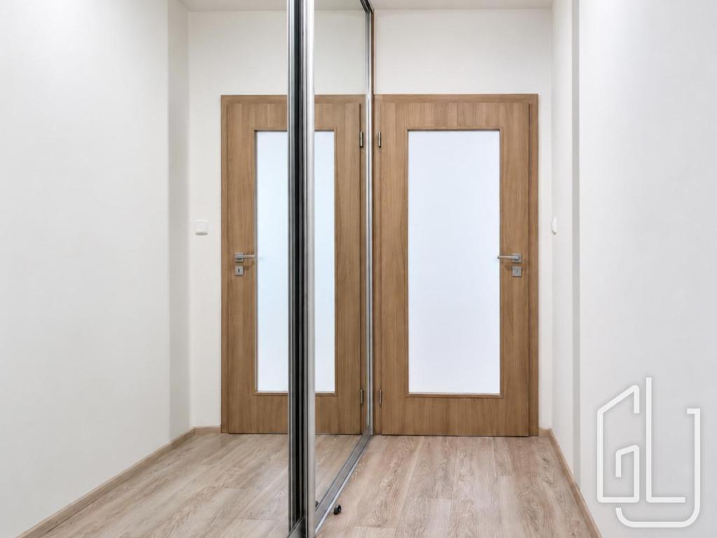 Prodej bytu 2+kk 74 m2, Praha – náhled fotky 12