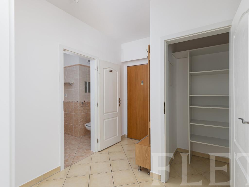 Pronájem bytu 2+kk 53 m2, Praha – náhled fotky 12