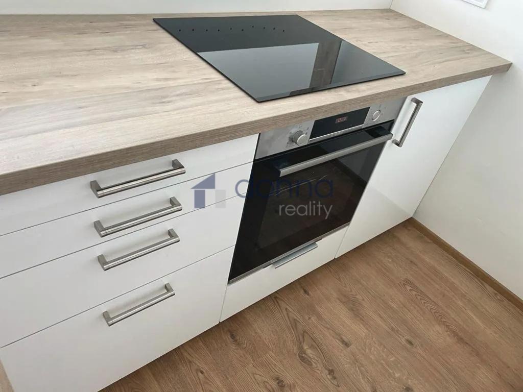 Pronájem bytu 2+kk 44 m2, Praha – náhled fotky 6