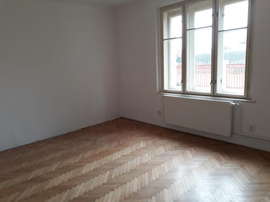 Spolubydleni bytu celý pokoj 43 m2