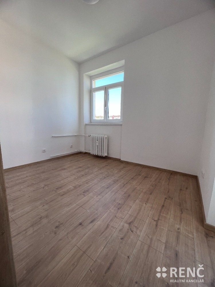 Pronájem bytu 2+kk 33 m2