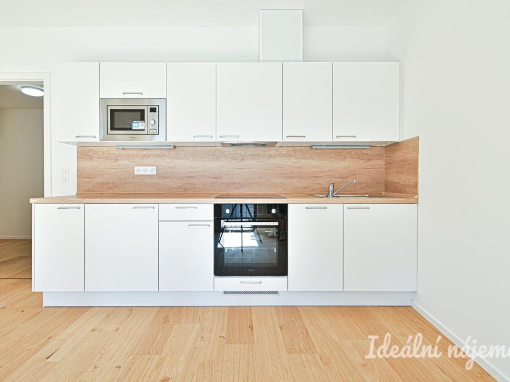 Pronájem bytu 1+kk 34 m2