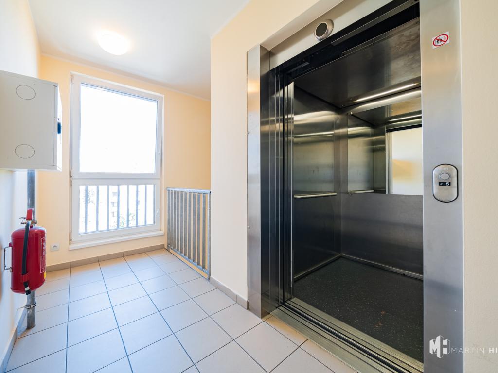 Pronájem bytu 3+kk 72 m2, Praha – náhled fotky 20