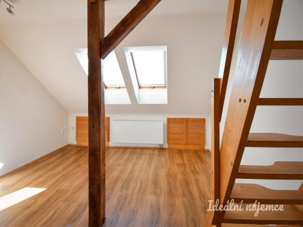 Pronájem bytu 2+1 64 m2