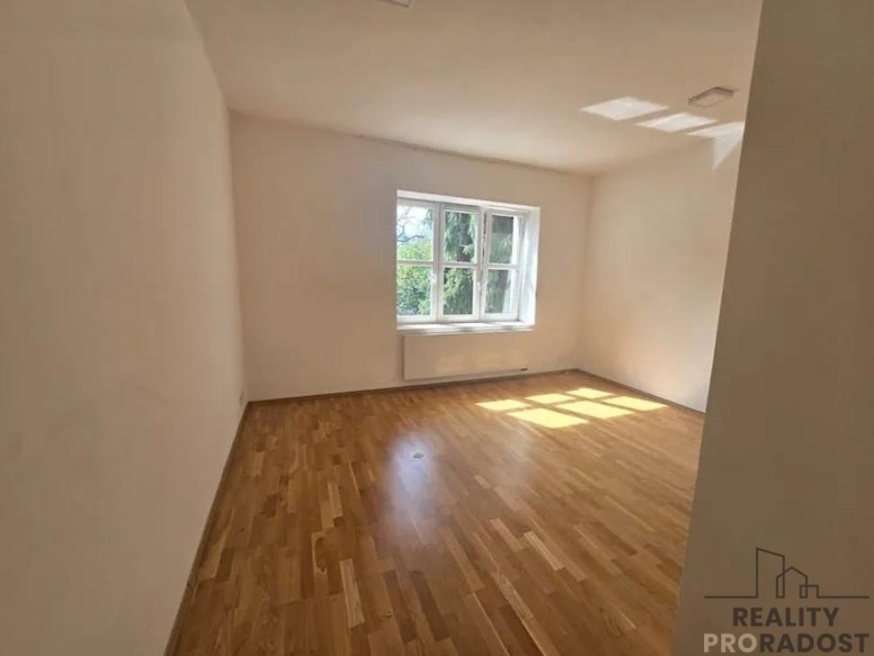 Pronájem bytu 4+kk 107 m2
