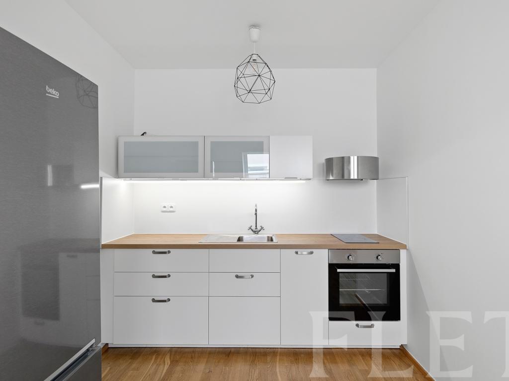 Pronájem bytu 1+kk 34 m2, Praha – náhled fotky 7