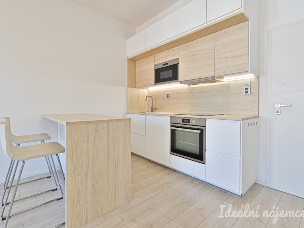 Pronájem bytu 1+kk 28 m2