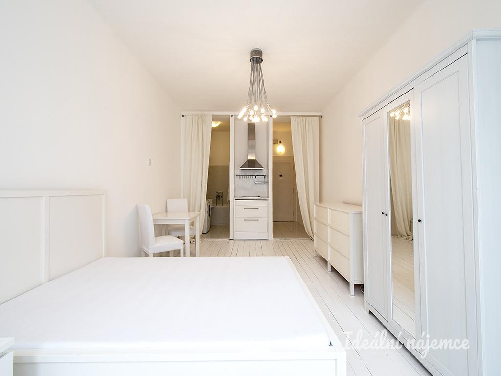 Pronájem bytu 1+kk 28 m2