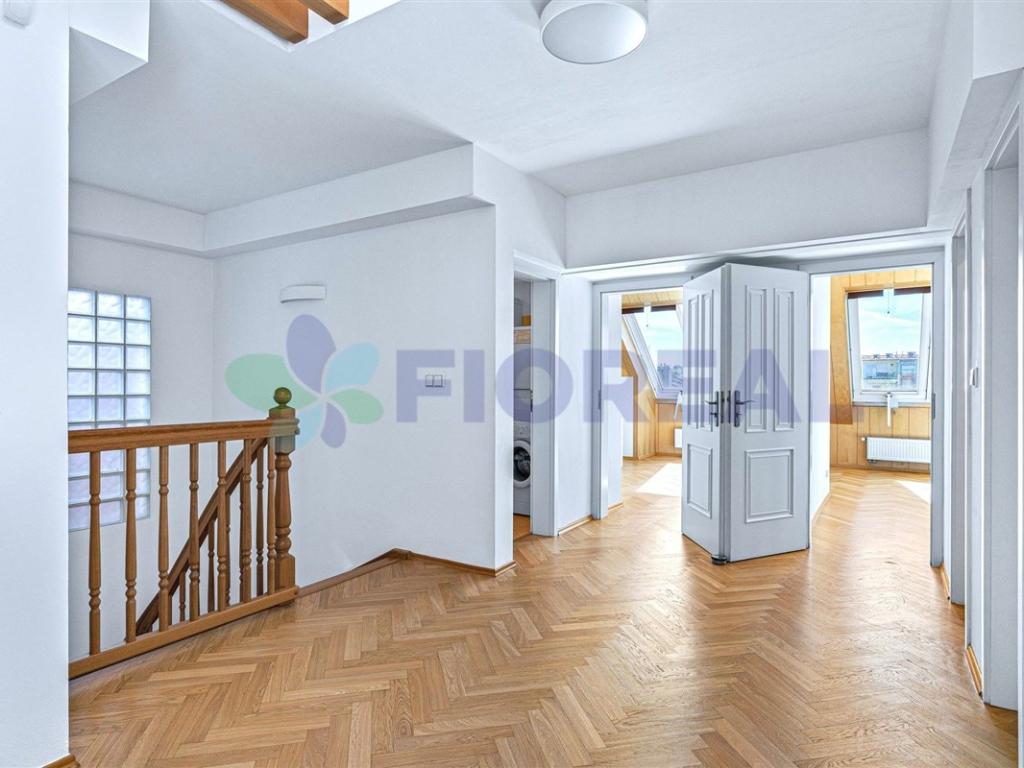 Pronájem bytu 5+1 230 m2, Praha – náhled fotky 18