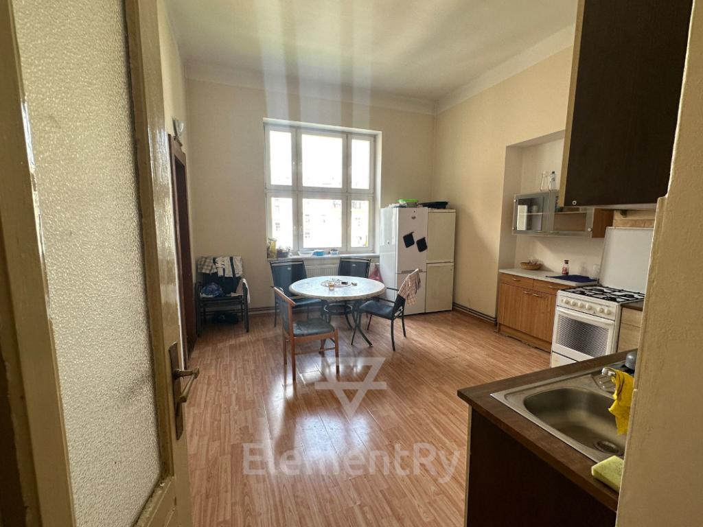 Pronajem bytu celý pokoj 25 m2