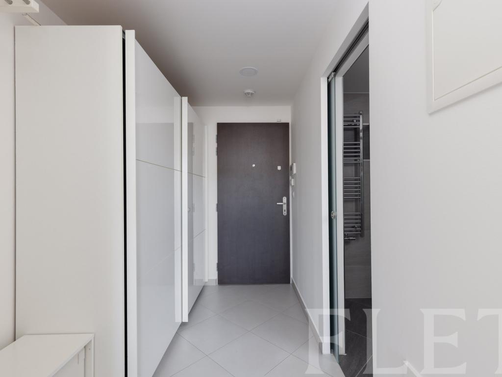 Pronájem bytu 1+kk 33 m2, Praha – náhled fotky 6