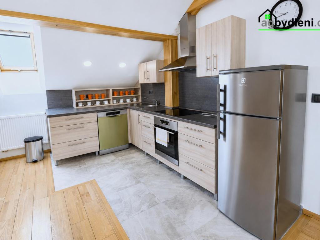 Pronájem bytu 2+kk 120 m2
