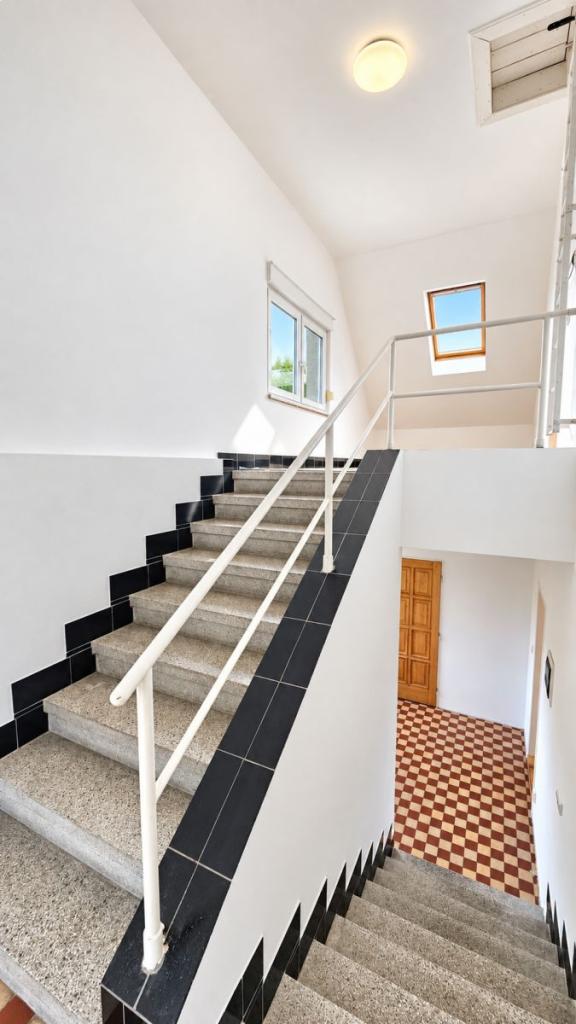 Pronájem domu 126 m2, Králův Dvůr – náhled fotky 15