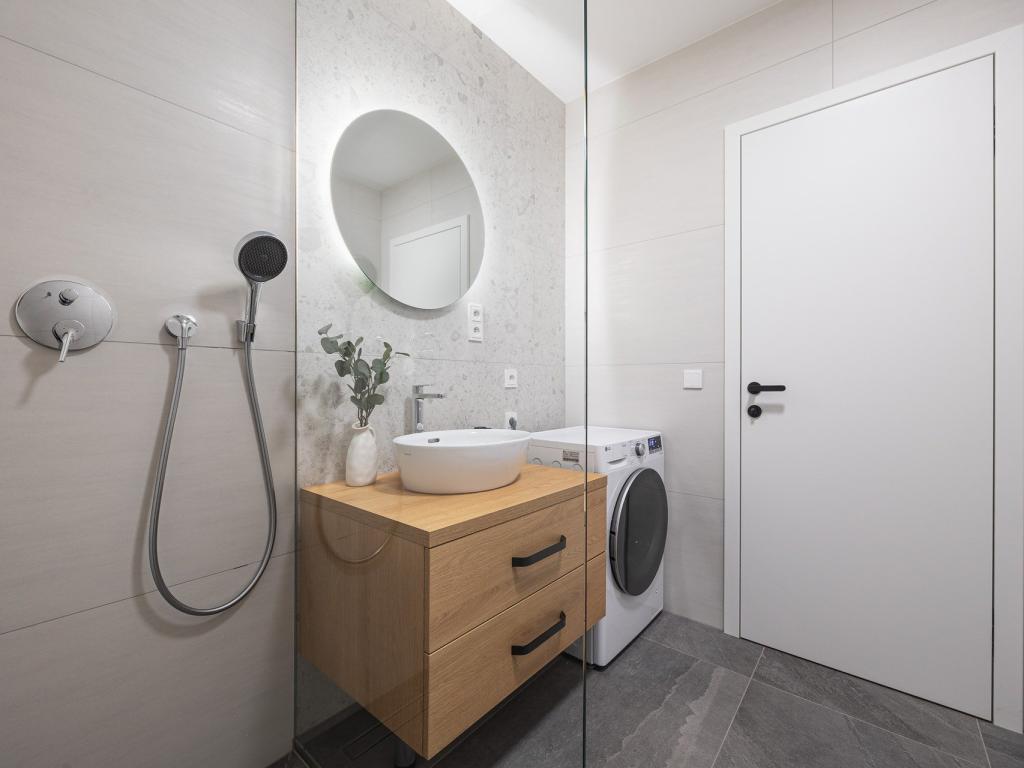 Pronájem bytu 1+kk 43 m2, Praha – náhled fotky 16