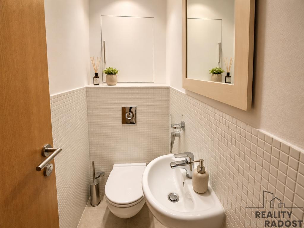 Pronájem bytu 3+kk 91 m2, Praha – náhled fotky 12