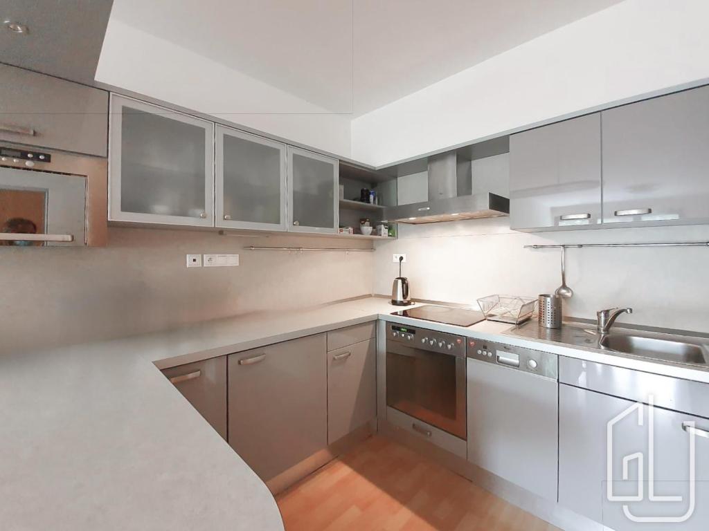 Pronájem bytu 2+kk 60 m2