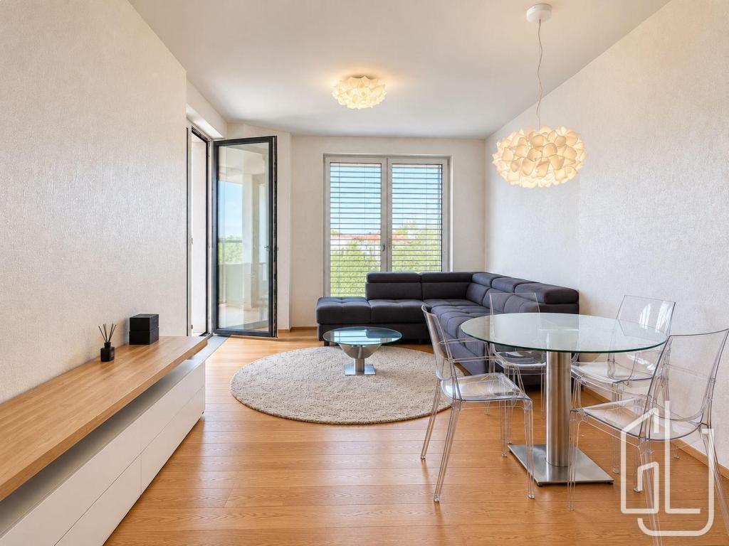 Pronájem bytu 2+kk 61 m2
