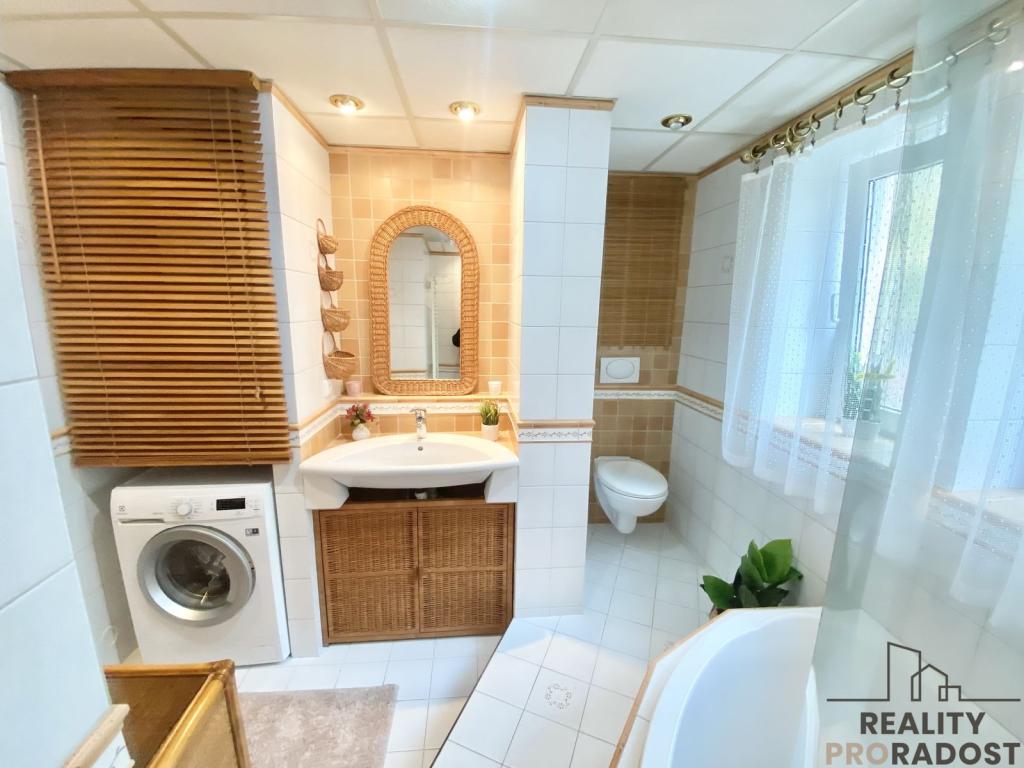 Pronájem bytu 2+1 53 m² – pohled 6