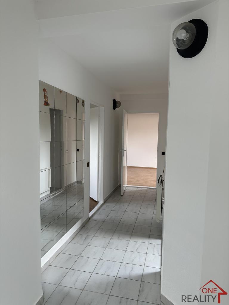 Pronájem bytu 3+1 90 m2, Staré Město – náhled fotky 8