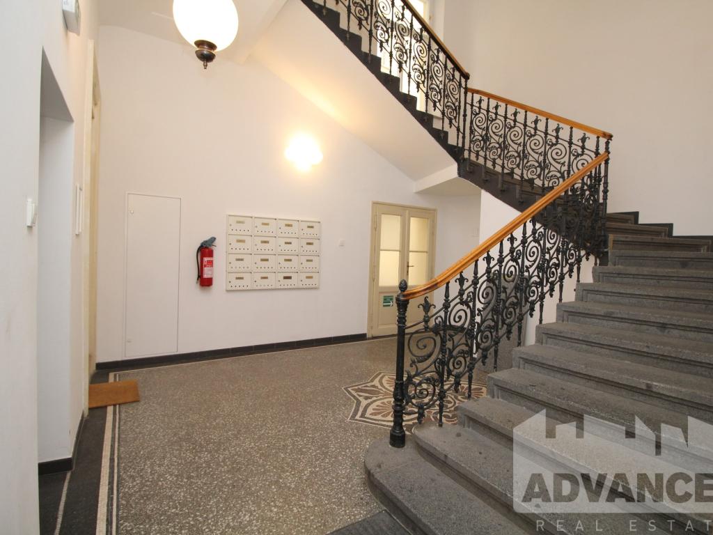 Pronájem bytu 3+kk 82 m2, Praha – náhled fotky 22