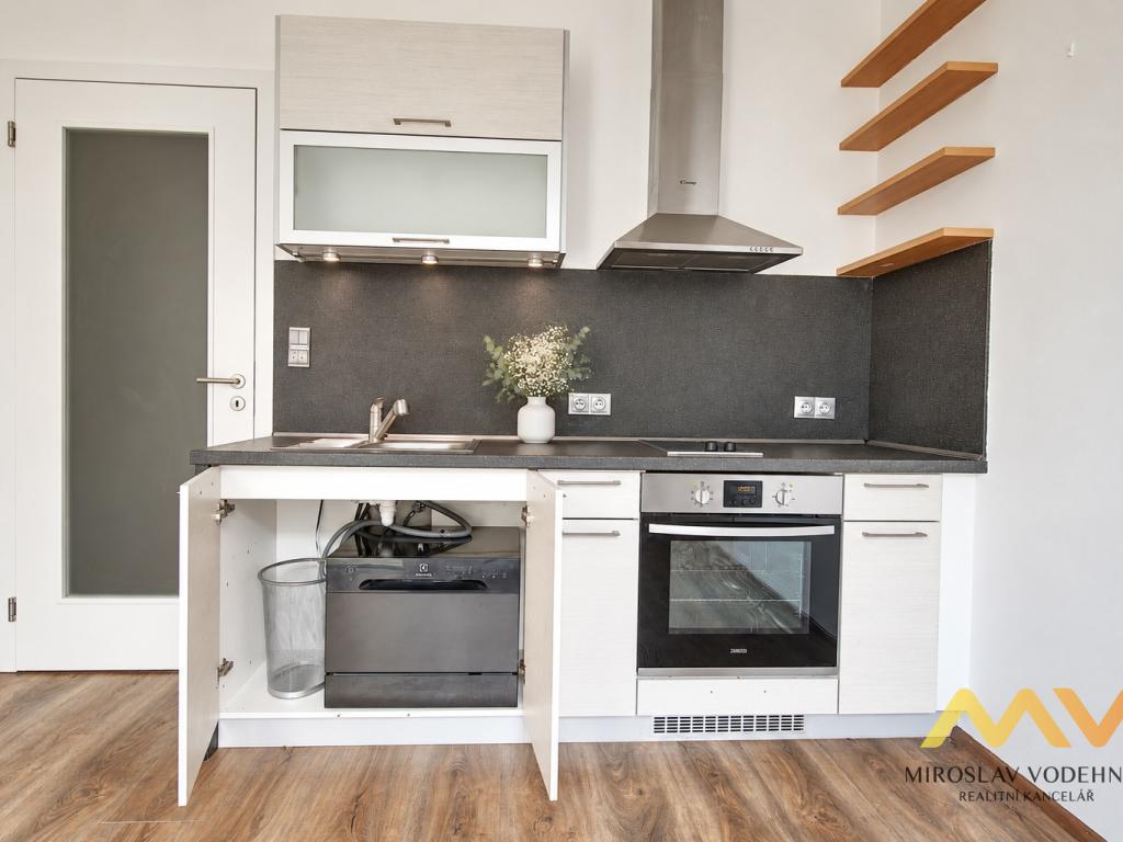 Pronájem bytu 1+kk 32 m2, Hradec Králové – náhled fotky 7