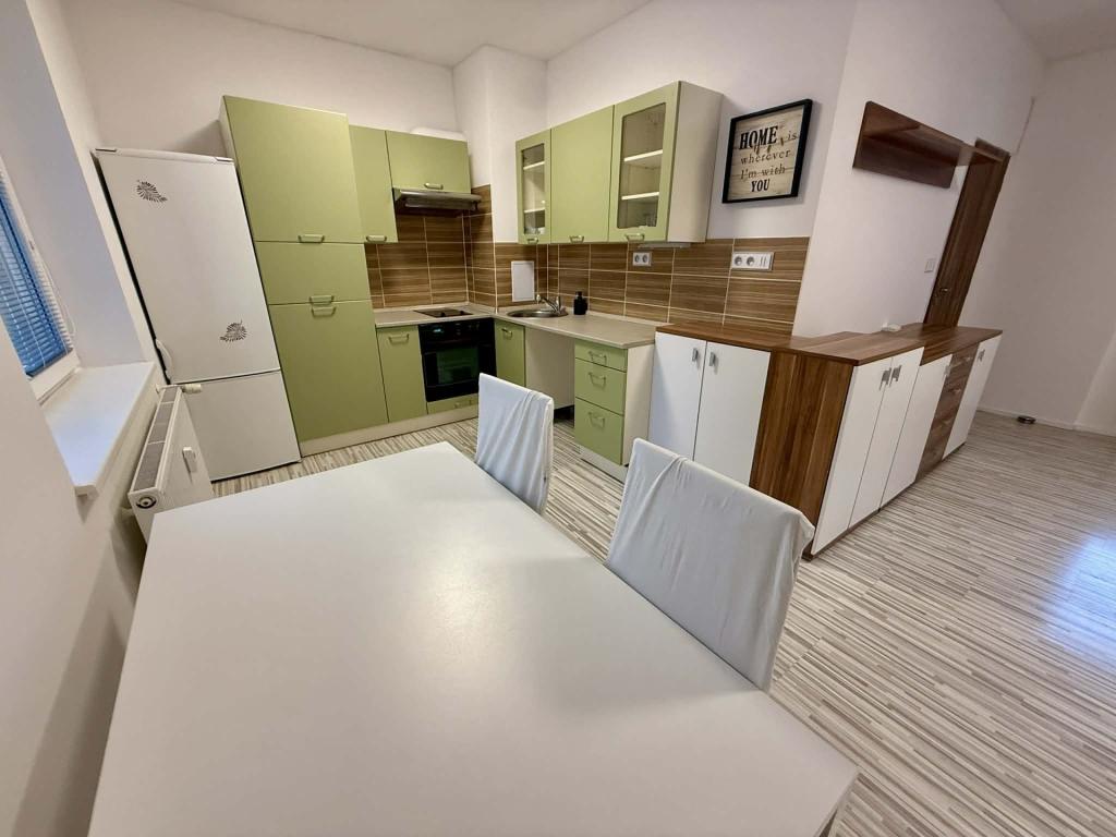 Pronájem bytu 1+kk 32 m2
