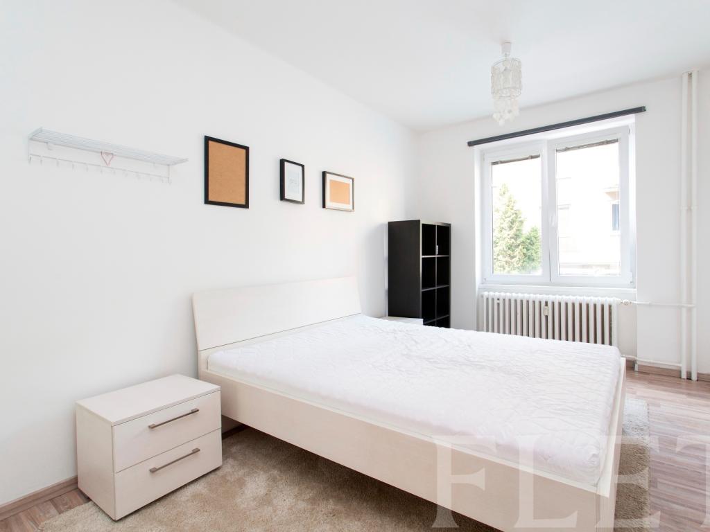 Prodej bytu 2+kk 44 m² – pohled 2