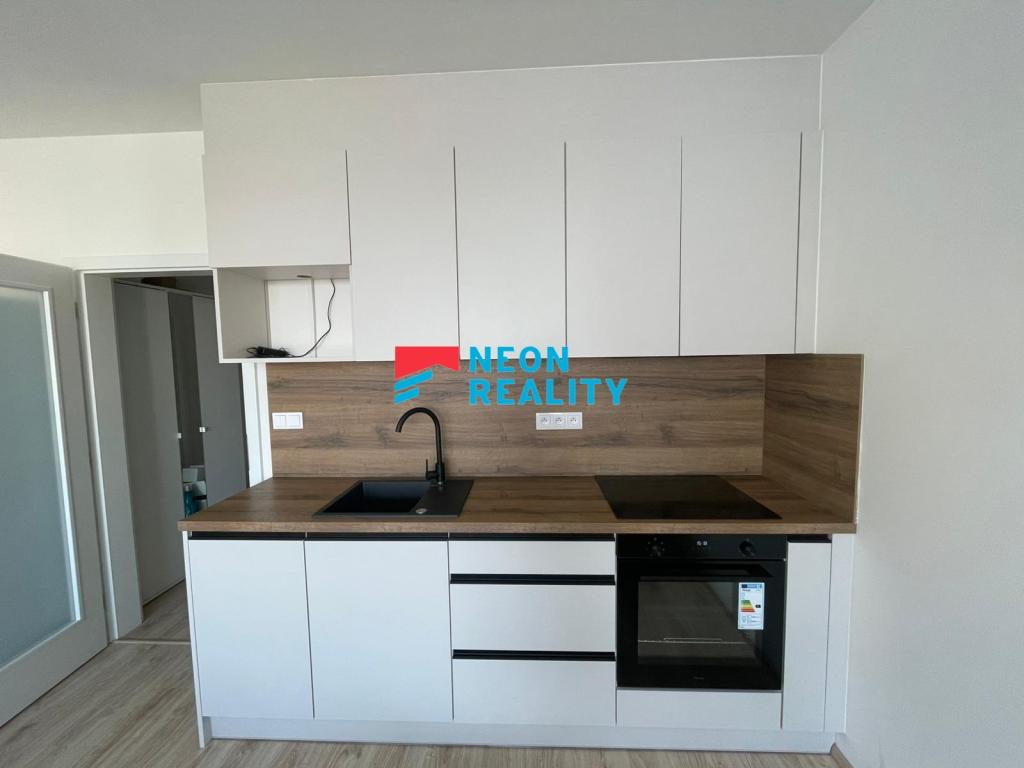 Pronájem bytu 1+kk 35 m2