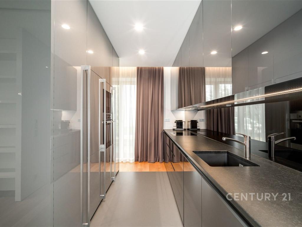 Pronájem bytu 3+kk 137 m2