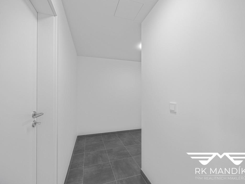 Pronájem bytu 2+kk 45 m2, Praha – náhled fotky 18