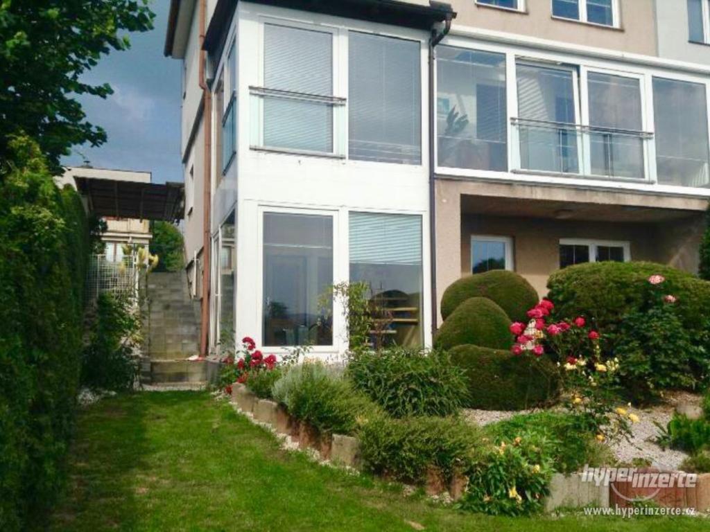 Pronájem bytu 6 a více 439 m2