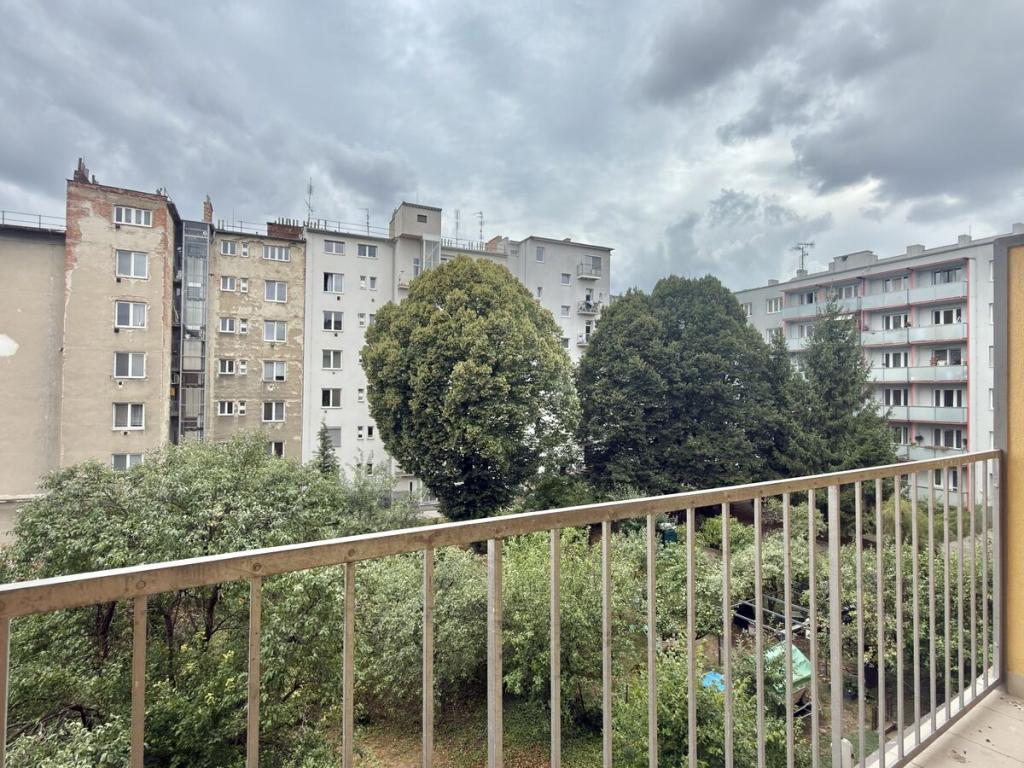 Pronájem bytu 1+1 57 m2