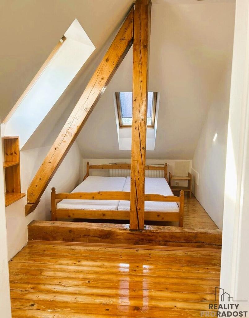 Pronájem bytu 4+kk 100 m2