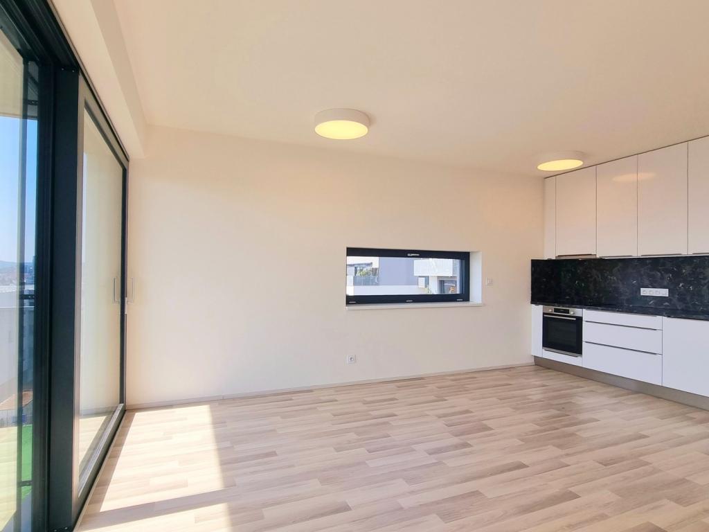 Pronájem bytu 2+kk 56 m2