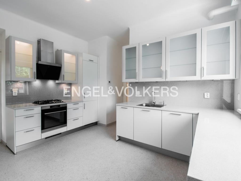 Pronájem bytu 3+1 102 m2