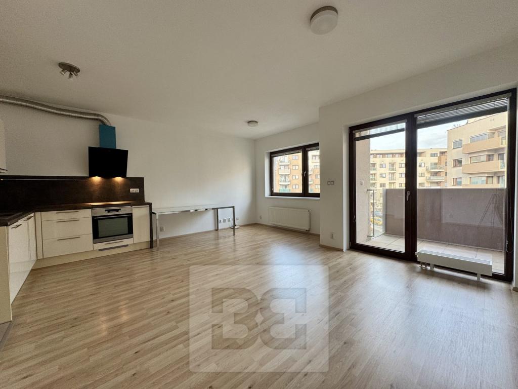Pronájem bytu 1+kk 42 m2