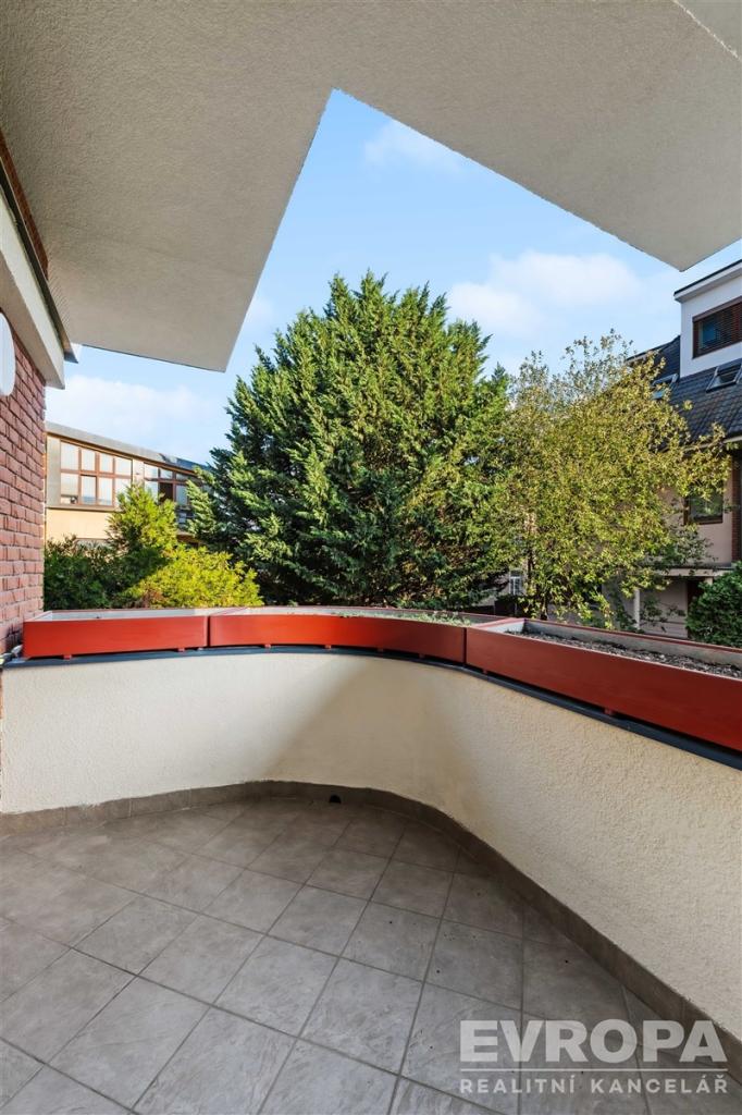 Pronájem bytu 4+kk 113 m2, Praha – náhled fotky 9