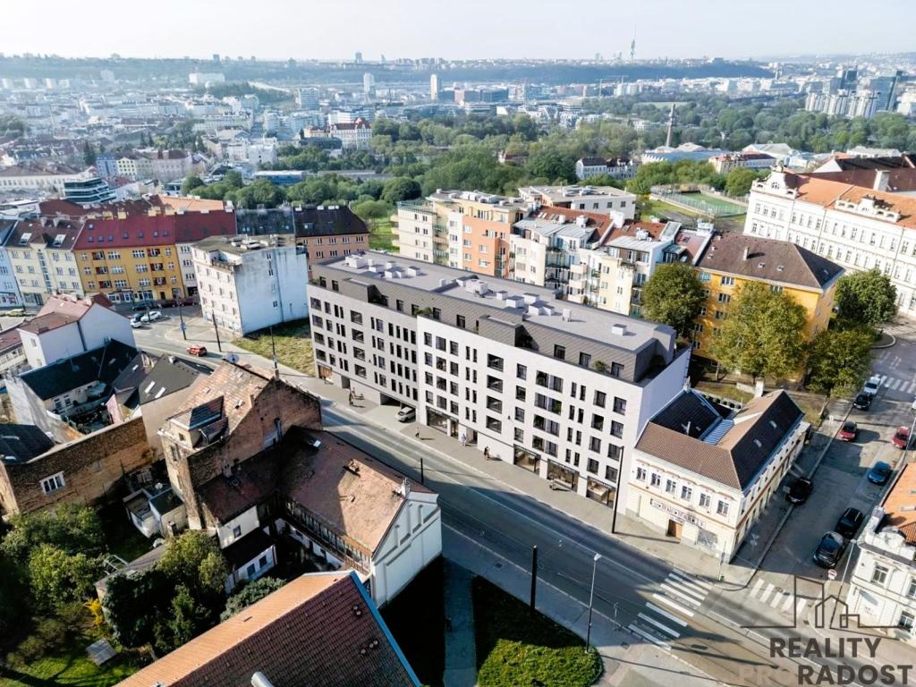 Prodej bytu 1+kk 35 m² – pohled 2