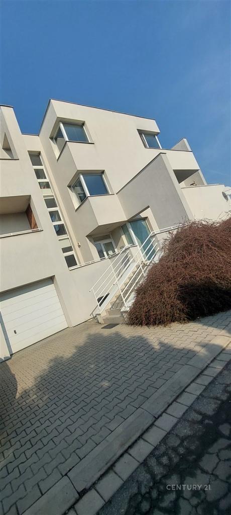 Pronájem bytu 2+kk 65 m2