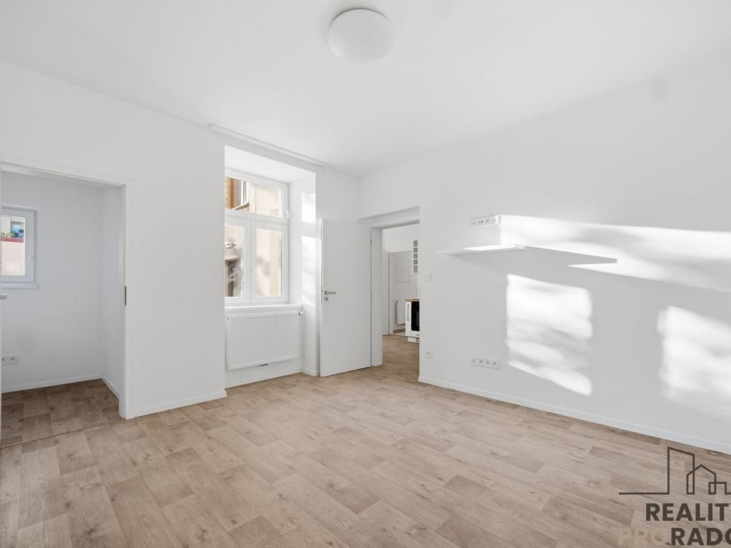 Pronájem bytu 1+1 35 m2