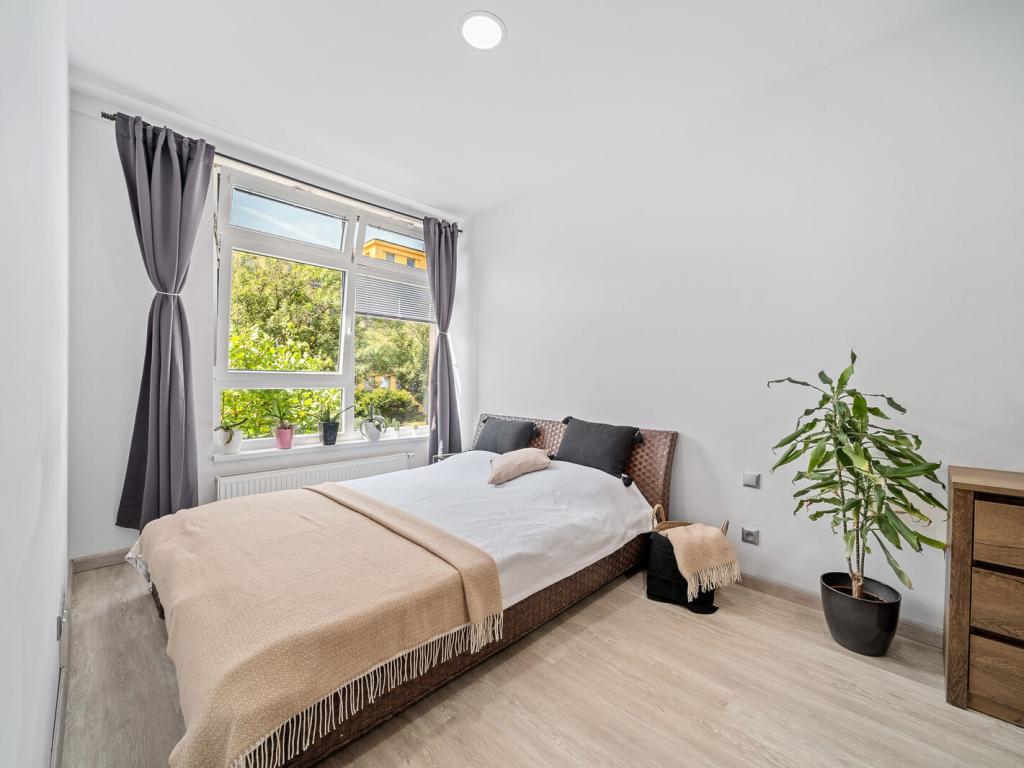 Prodej bytu 2+kk 73 m² - Widok 2