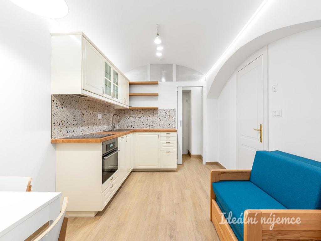 Pronájem bytu 2+kk 30 m2