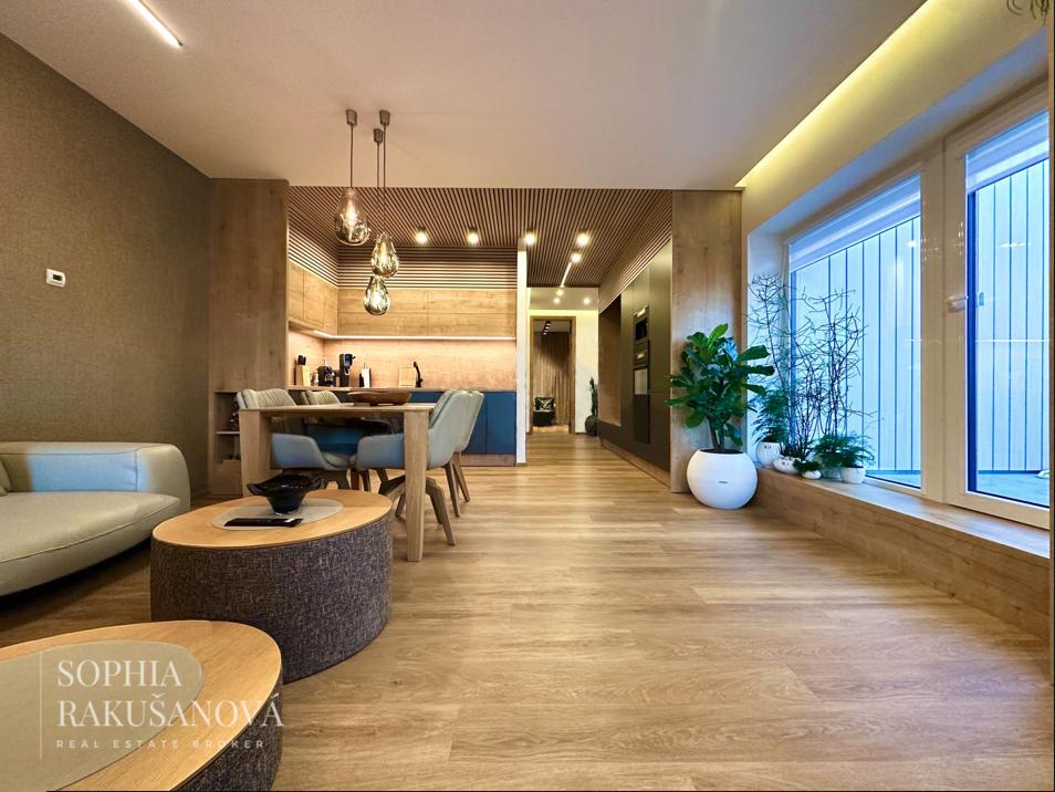 Pronájem bytu 3+kk 104 m2