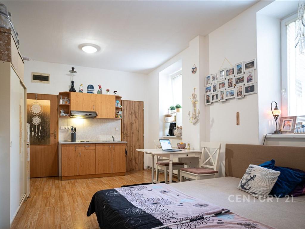 Pronájem bytu 1+kk 27 m2