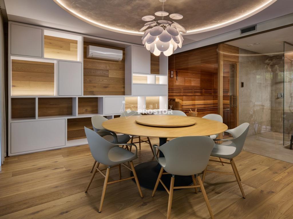 Pronájem domu 433 m² – další